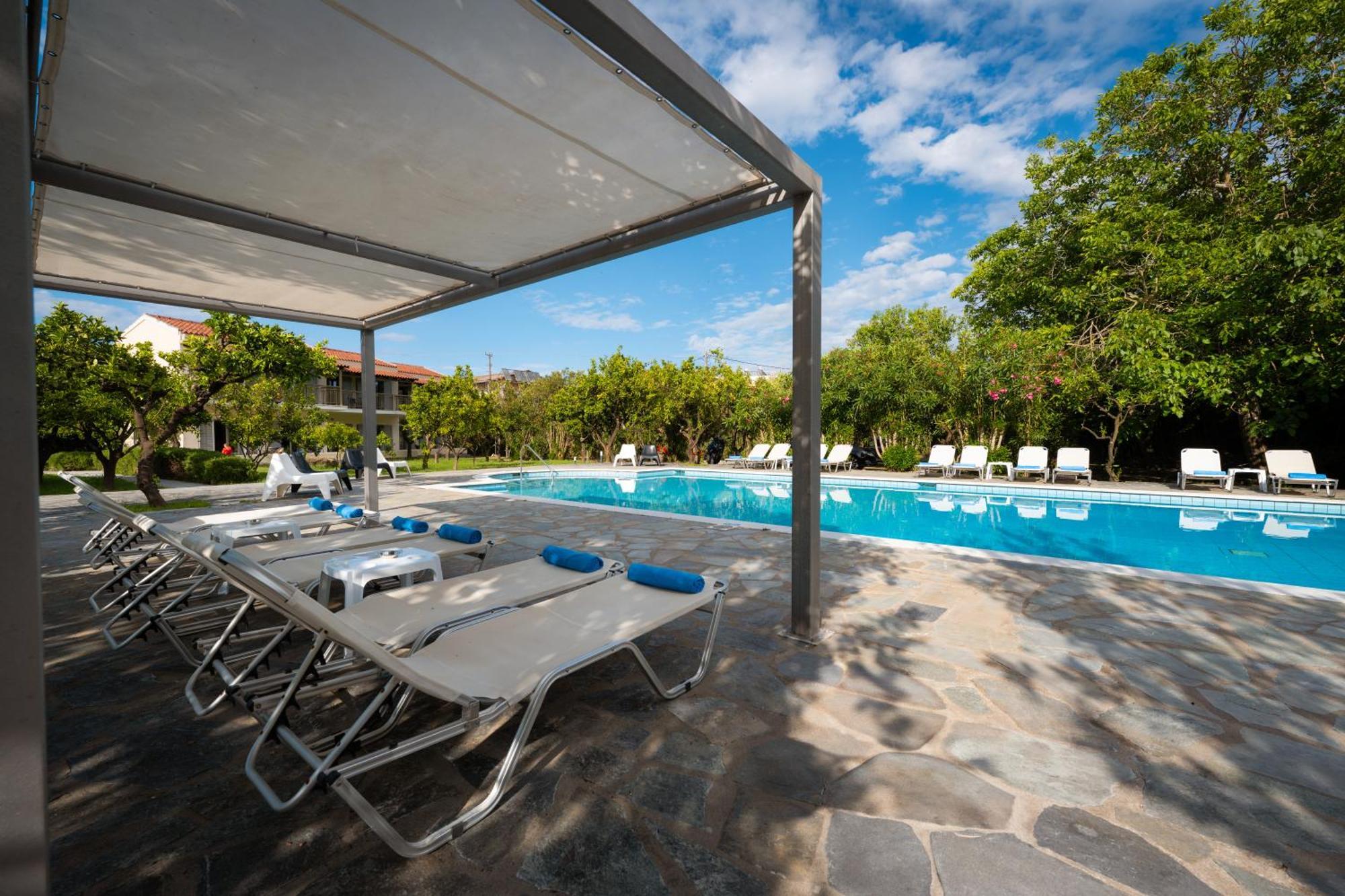 Orange Grove Suites Бенитсес Экстерьер фото