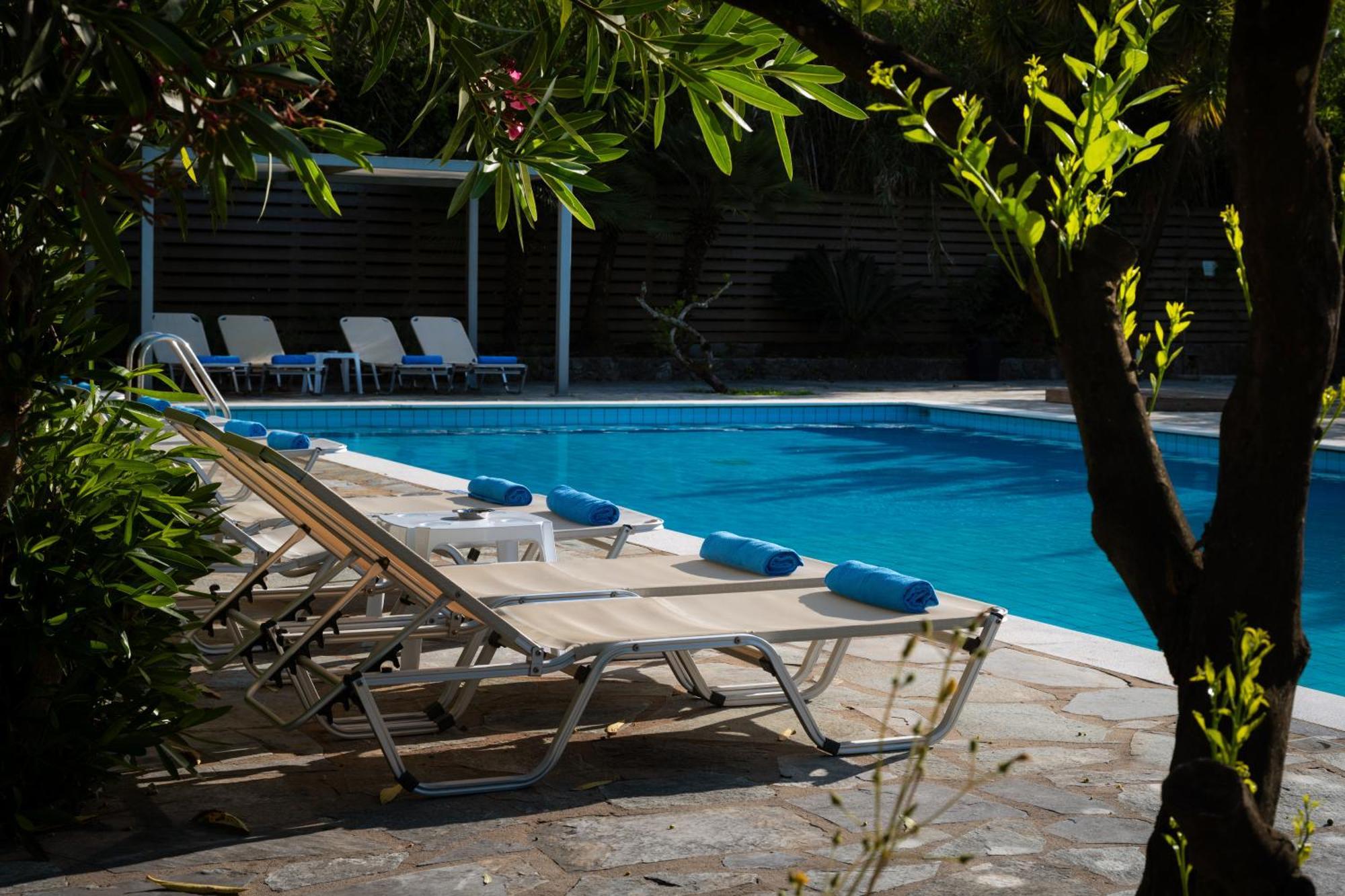 Orange Grove Suites Бенитсес Экстерьер фото