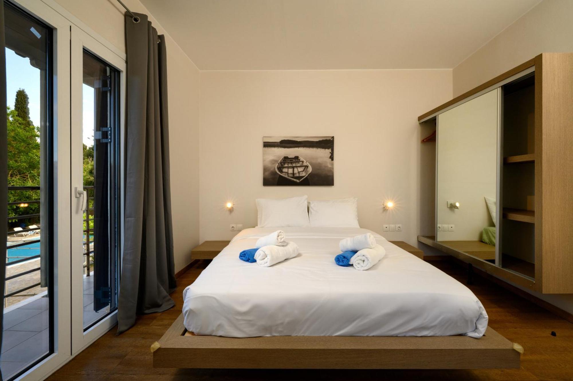 Orange Grove Suites Бенитсес Экстерьер фото