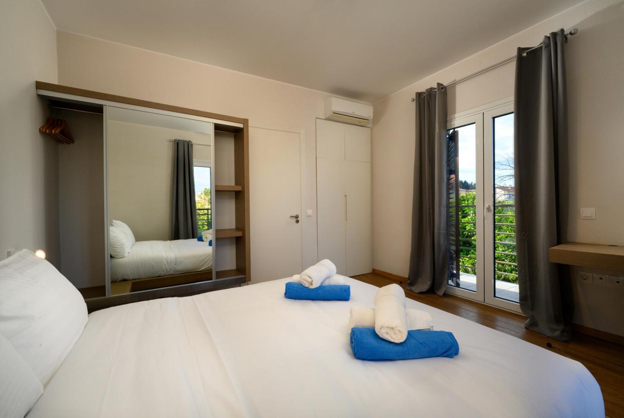 Orange Grove Suites Бенитсес Экстерьер фото