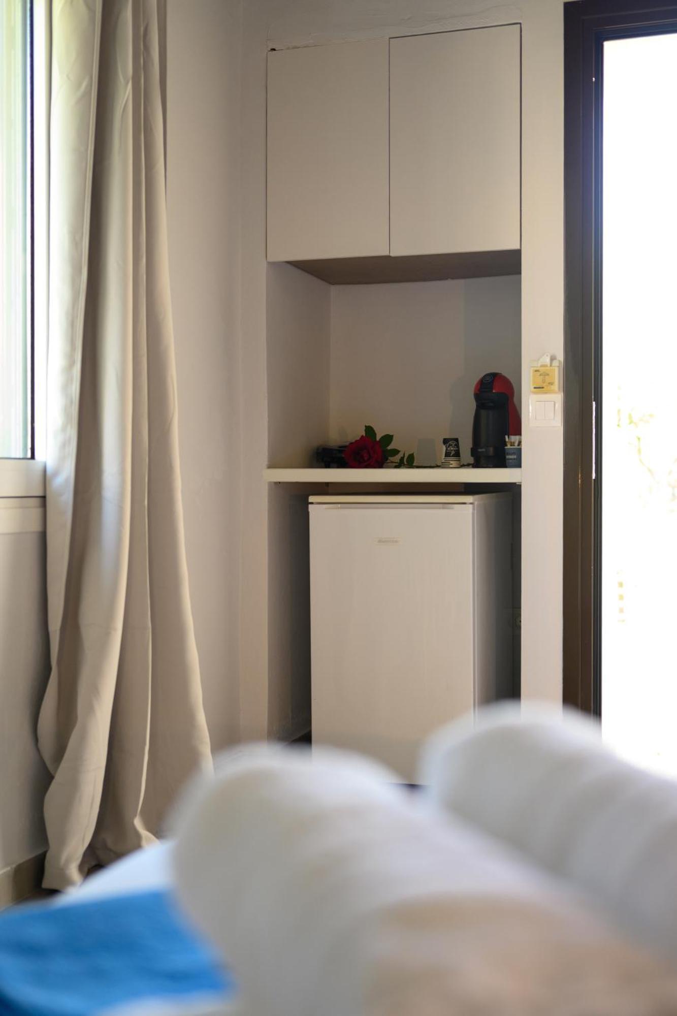 Orange Grove Suites Бенитсес Экстерьер фото