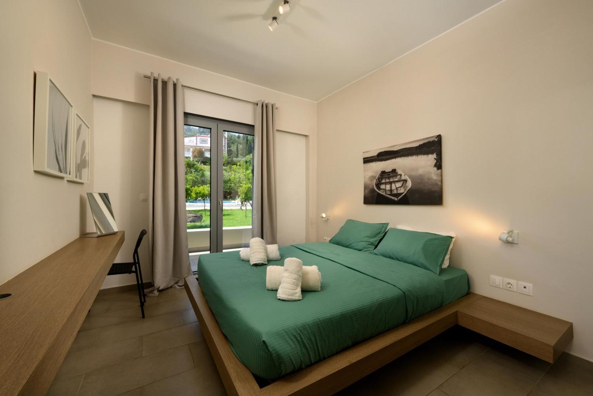 Orange Grove Suites Бенитсес Экстерьер фото