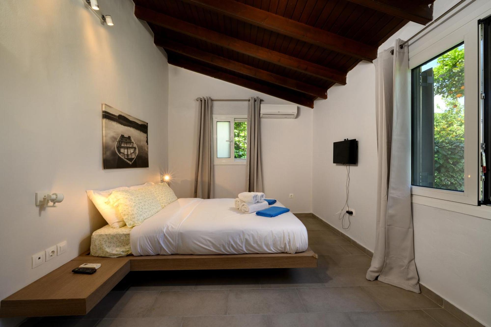Orange Grove Suites Бенитсес Экстерьер фото